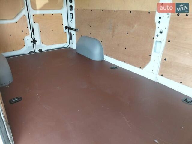 Белый Рено Мастер, объемом двигателя 2.3 л и пробегом 179 тыс. км за 19600 $, фото 14 на Automoto.ua