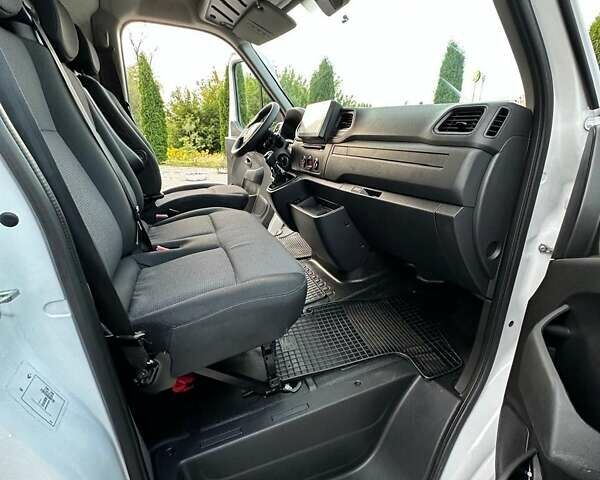 Білий Рено Мастєр, об'ємом двигуна 2.3 л та пробігом 187 тис. км за 18500 $, фото 39 на Automoto.ua