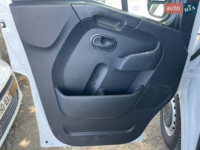 Белый Рено Мастер, объемом двигателя 2.3 л и пробегом 168 тыс. км за 20999 $, фото 10 на Automoto.ua