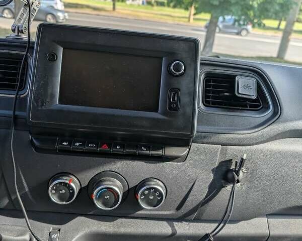 Белый Рено Мастер, объемом двигателя 2.3 л и пробегом 195 тыс. км за 23200 $, фото 35 на Automoto.ua