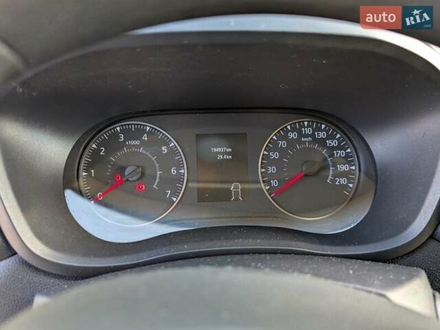 Белый Рено Мастер, объемом двигателя 2.3 л и пробегом 195 тыс. км за 23200 $, фото 34 на Automoto.ua