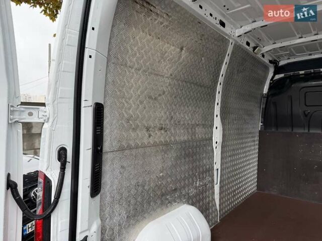 Белый Рено Мастер, объемом двигателя 0 л и пробегом 165 тыс. км за 19999 $, фото 47 на Automoto.ua