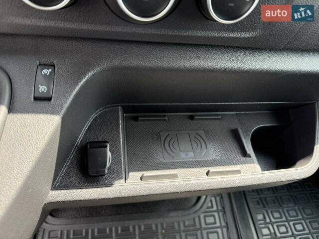 Білий Рено Мастєр, об'ємом двигуна 2.3 л та пробігом 110 тис. км за 23999 $, фото 21 на Automoto.ua