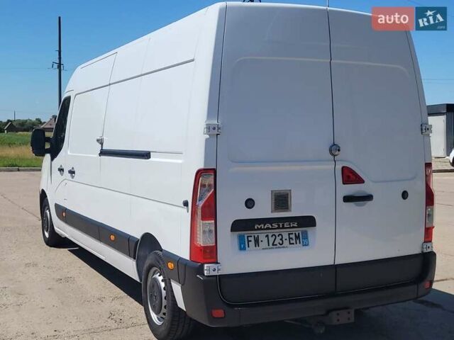 Белый Рено Мастер, объемом двигателя 2.3 л и пробегом 193 тыс. км за 18999 $, фото 3 на Automoto.ua