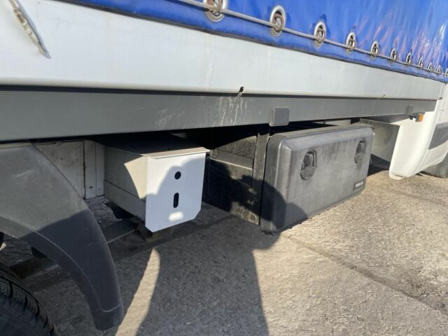 Белый Рено Мастер, объемом двигателя 2.2 л и пробегом 400 тыс. км за 22000 $, фото 4 на Automoto.ua