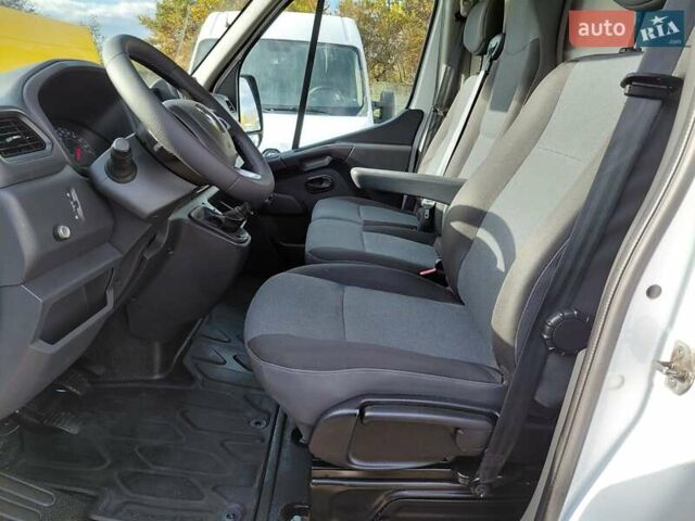 Белый Рено Мастер, объемом двигателя 2.3 л и пробегом 179 тыс. км за 19600 $, фото 57 на Automoto.ua