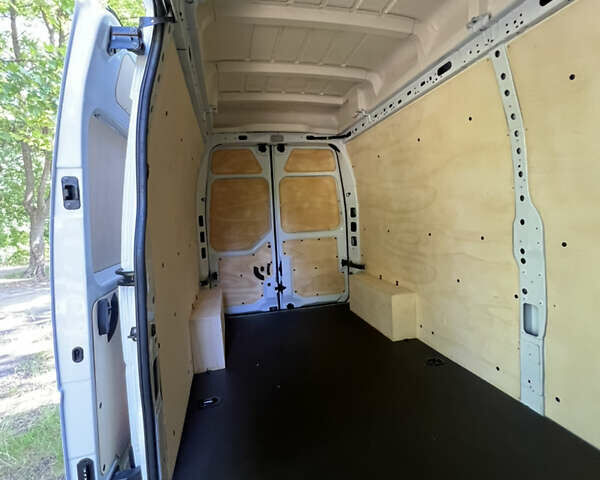 Белый Рено Мастер, объемом двигателя 2.3 л и пробегом 174 тыс. км за 18999 $, фото 7 на Automoto.ua
