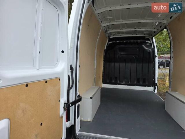 Белый Рено Мастер, объемом двигателя 2.3 л и пробегом 87 тыс. км за 21000 $, фото 28 на Automoto.ua