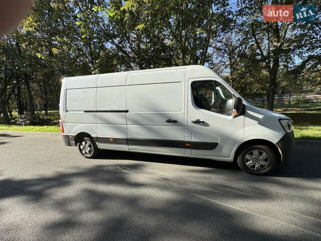 Белый Рено Мастер, объемом двигателя 2.3 л и пробегом 126 тыс. км за 23300 $, фото 3 на Automoto.ua