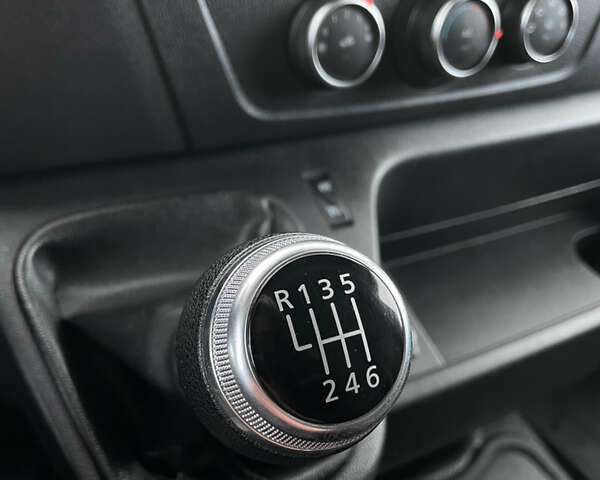 Белый Рено Мастер, объемом двигателя 2.3 л и пробегом 167 тыс. км за 19500 $, фото 35 на Automoto.ua