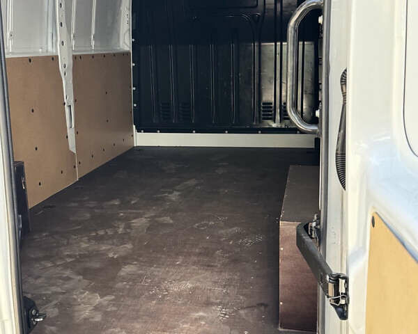 Белый Рено Мастер, объемом двигателя 2.3 л и пробегом 126 тыс. км за 23300 $, фото 7 на Automoto.ua