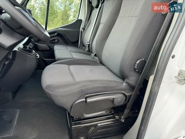 Рено Мастер 2021 в Полтаве на Automoto.ua Белый Рено Мастер, объемом двигателя 2.3 л и пробегом 193 тыс. км за 19999 $, фото 39 на Automoto.ua