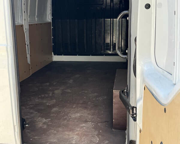 Белый Рено Мастер, объемом двигателя 2.3 л и пробегом 126 тыс. км за 23300 $, фото 9 на Automoto.ua