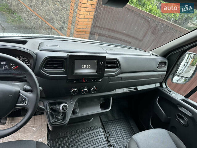 Белый Рено Мастер, объемом двигателя 2.3 л и пробегом 150 тыс. км за 21199 $, фото 16 на Automoto.ua