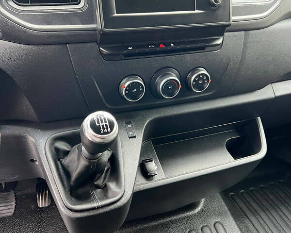 Білий Рено Мастєр, об'ємом двигуна 0 л та пробігом 181 тис. км за 20800 $, фото 14 на Automoto.ua