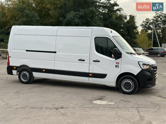 Белый Рено Мастер, объемом двигателя 2.3 л и пробегом 175 тыс. км за 19700 $, фото 5 на Automoto.ua