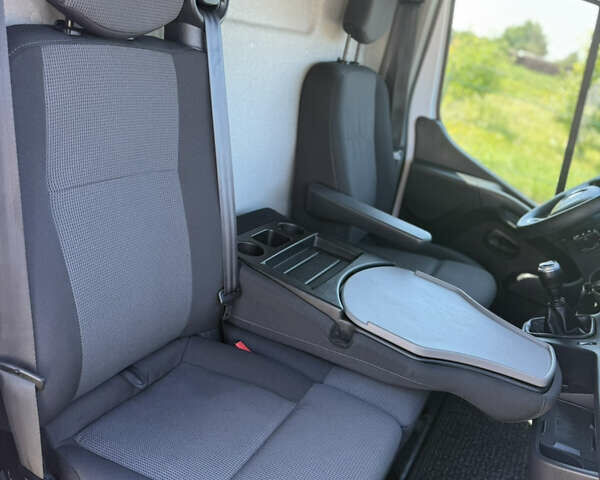 Белый Рено Мастер, объемом двигателя 2.3 л и пробегом 225 тыс. км за 23750 $, фото 44 на Automoto.ua