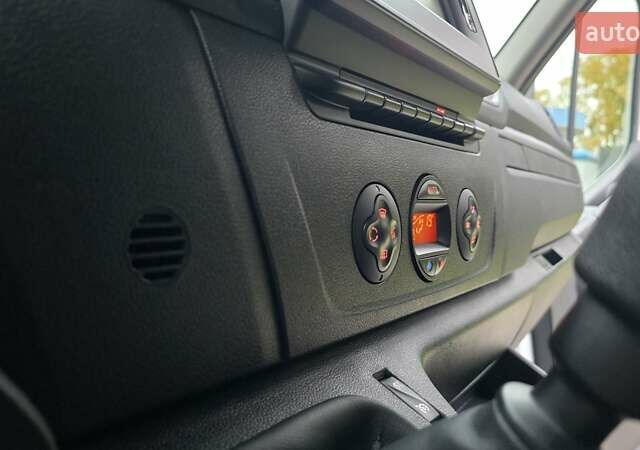 Білий Рено Мастєр, об'ємом двигуна 2.3 л та пробігом 193 тис. км за 21500 $, фото 22 на Automoto.ua