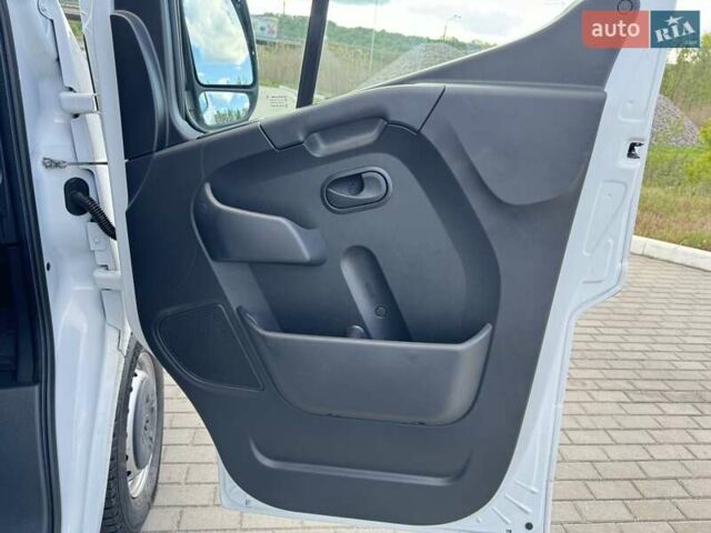 Рено Мастер 2021 в Полтаве на Automoto.ua Белый Рено Мастер, объемом двигателя 2.3 л и пробегом 193 тыс. км за 19999 $, фото 26 на Automoto.ua