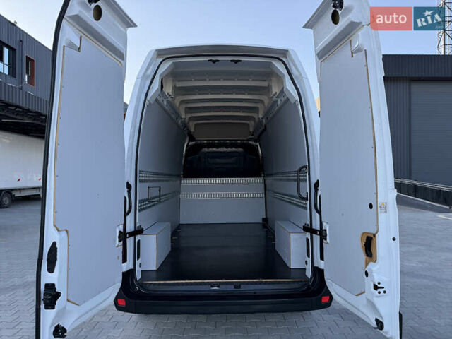 Белый Рено Мастер, объемом двигателя 0 л и пробегом 193 тыс. км за 19700 $, фото 42 на Automoto.ua