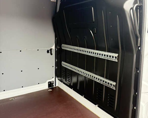 Белый Рено Мастер, объемом двигателя 2.3 л и пробегом 226 тыс. км за 22800 $, фото 22 на Automoto.ua