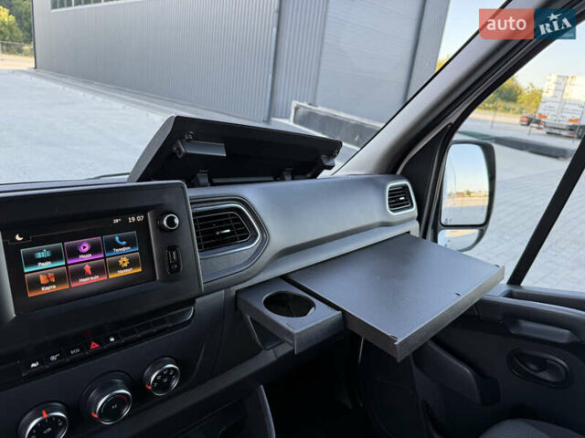 Белый Рено Мастер, объемом двигателя 0 л и пробегом 193 тыс. км за 19700 $, фото 68 на Automoto.ua