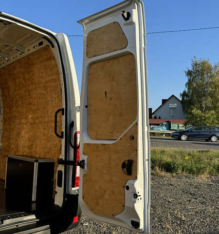 Білий Рено Мастєр, об'ємом двигуна 2.3 л та пробігом 90 тис. км за 20299 $, фото 17 на Automoto.ua