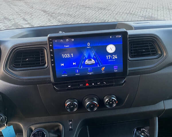 Белый Рено Мастер, объемом двигателя 2.3 л и пробегом 235 тыс. км за 21999 $, фото 64 на Automoto.ua