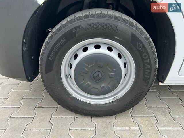 Белый Рено Мастер, объемом двигателя 2.3 л и пробегом 325 тыс. км за 25999 $, фото 27 на Automoto.ua