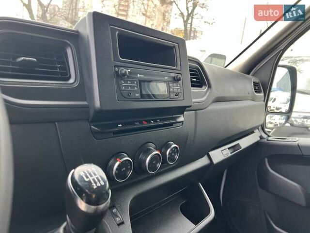 Белый Рено Мастер, объемом двигателя 2.3 л и пробегом 136 тыс. км за 20999 $, фото 14 на Automoto.ua
