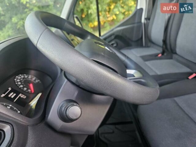 Белый Рено Мастер, объемом двигателя 2.3 л и пробегом 191 тыс. км за 18700 $, фото 59 на Automoto.ua