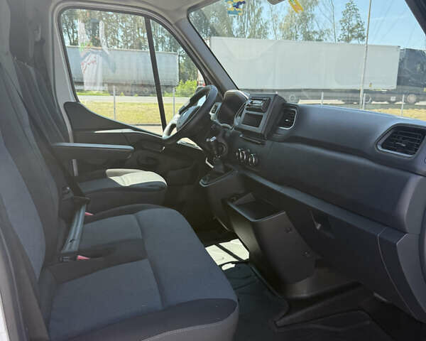 Белый Рено Мастер, объемом двигателя 2.3 л и пробегом 206 тыс. км за 18900 $, фото 35 на Automoto.ua