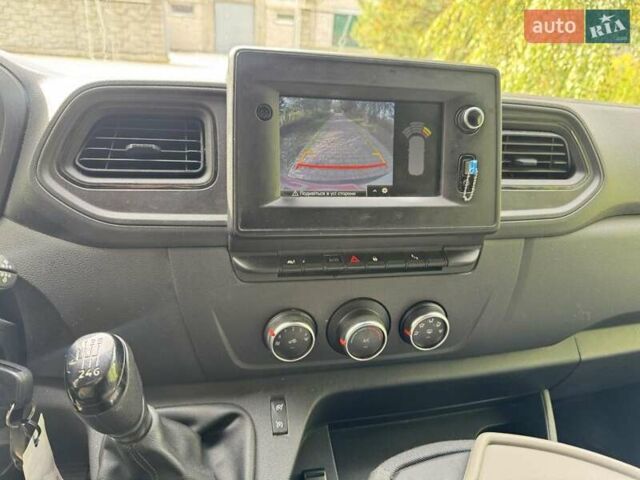 Белый Рено Мастер, объемом двигателя 2.3 л и пробегом 261 тыс. км за 18200 $, фото 9 на Automoto.ua