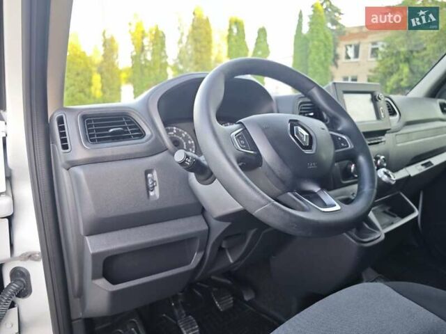 Белый Рено Мастер, объемом двигателя 2.3 л и пробегом 251 тыс. км за 20700 $, фото 4 на Automoto.ua