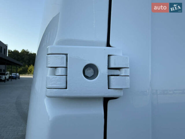 Белый Рено Мастер, объемом двигателя 0 л и пробегом 193 тыс. км за 19700 $, фото 21 на Automoto.ua