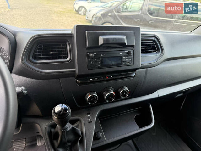 Білий Рено Мастєр, об'ємом двигуна 2.3 л та пробігом 218 тис. км за 22400 $, фото 35 на Automoto.ua
