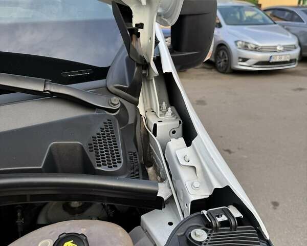 Белый Рено Мастер, объемом двигателя 2.3 л и пробегом 265 тыс. км за 18900 $, фото 30 на Automoto.ua