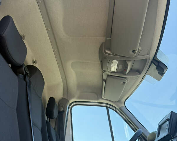 Белый Рено Мастер, объемом двигателя 2.3 л и пробегом 225 тыс. км за 23750 $, фото 42 на Automoto.ua