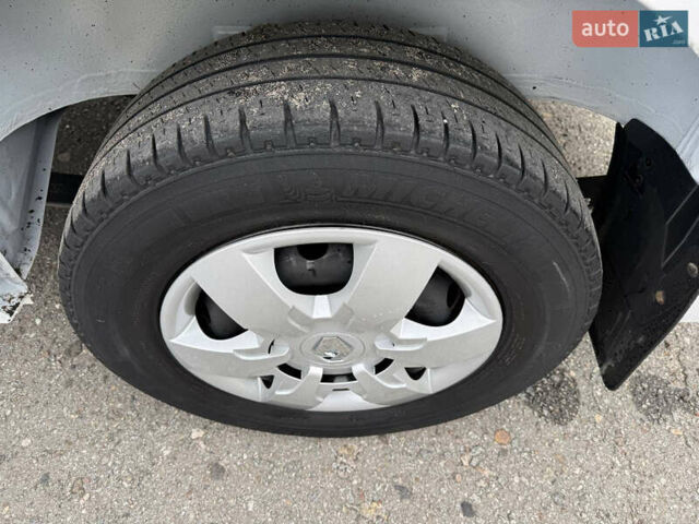 Белый Рено Мастер, объемом двигателя 2.3 л и пробегом 138 тыс. км за 25800 $, фото 56 на Automoto.ua