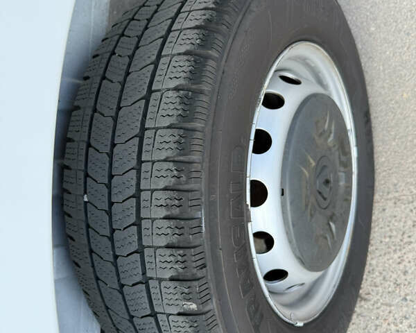 Білий Рено Мастєр, об'ємом двигуна 0 л та пробігом 194 тис. км за 19500 $, фото 14 на Automoto.ua