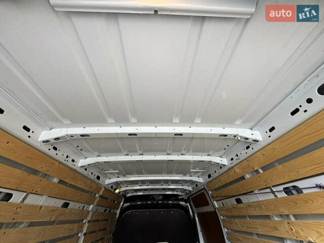 Белый Рено Мастер, объемом двигателя 2.3 л и пробегом 177 тыс. км за 18999 $, фото 50 на Automoto.ua