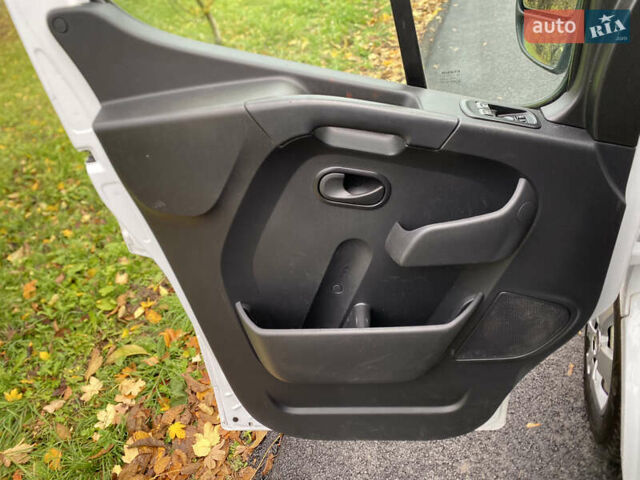 Білий Рено Мастєр, об'ємом двигуна 2.3 л та пробігом 125 тис. км за 20900 $, фото 13 на Automoto.ua