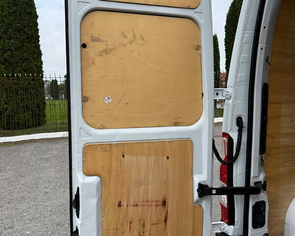 Белый Рено Мастер, объемом двигателя 2.3 л и пробегом 138 тыс. км за 25800 $, фото 32 на Automoto.ua
