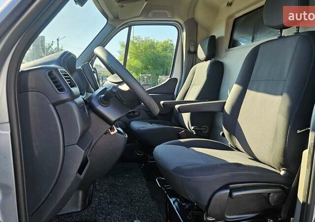 Белый Рено Мастер, объемом двигателя 2.3 л и пробегом 248 тыс. км за 19300 $, фото 12 на Automoto.ua