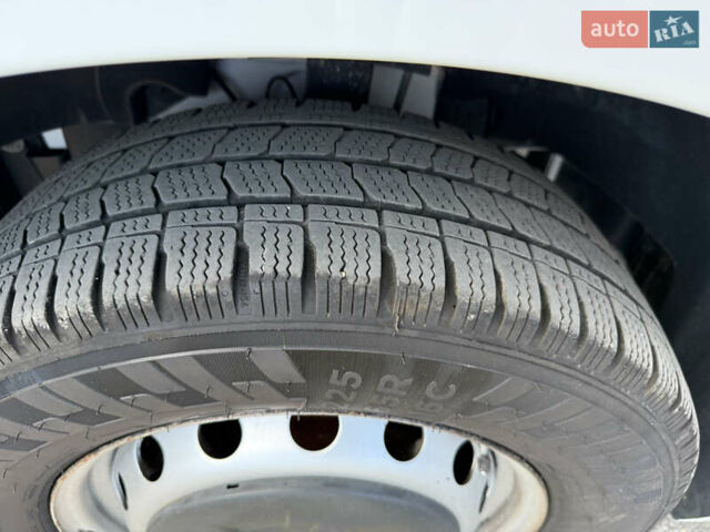 Білий Рено Мастєр, об'ємом двигуна 0 л та пробігом 194 тис. км за 19500 $, фото 13 на Automoto.ua