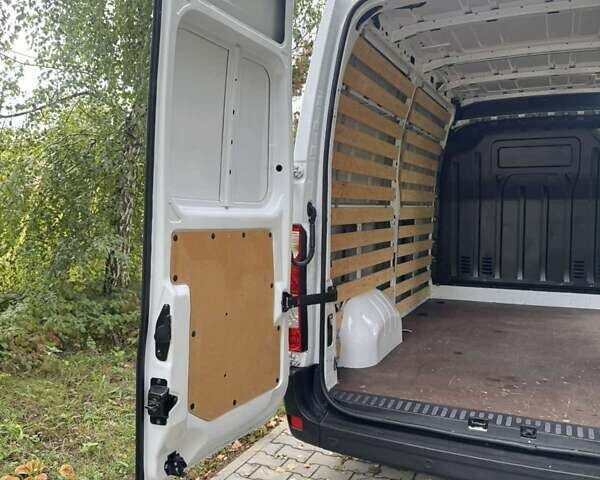 Белый Рено Мастер, объемом двигателя 2.3 л и пробегом 261 тыс. км за 18200 $, фото 12 на Automoto.ua