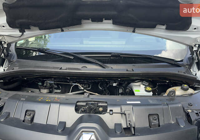 Білий Рено Мастєр, об'ємом двигуна 2.3 л та пробігом 142 тис. км за 21900 $, фото 13 на Automoto.ua