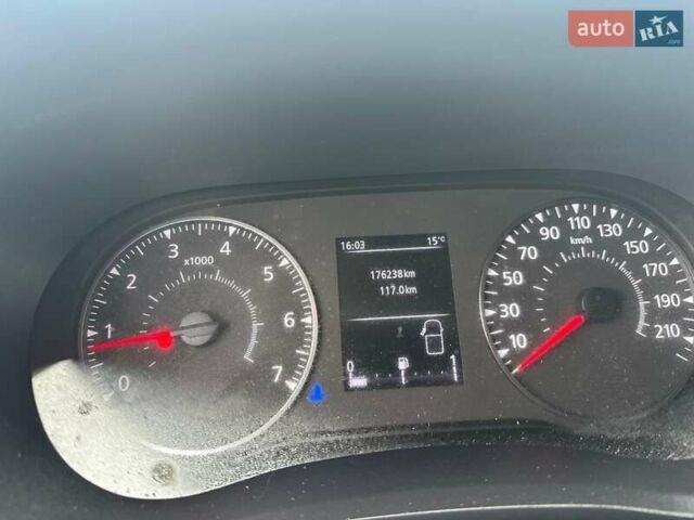 Білий Рено Мастєр, об'ємом двигуна 2.3 л та пробігом 176 тис. км за 19500 $, фото 16 на Automoto.ua