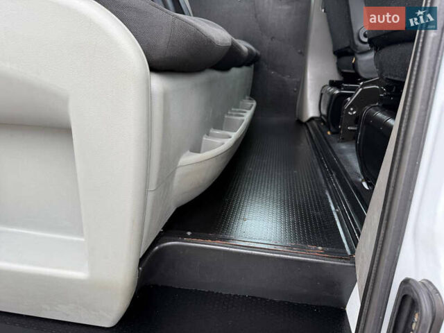 Белый Рено Мастер, объемом двигателя 2.3 л и пробегом 138 тыс. км за 25800 $, фото 53 на Automoto.ua