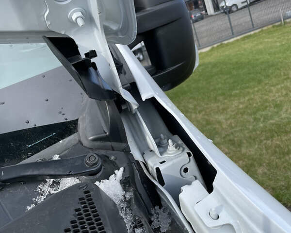 Белый Рено Мастер, объемом двигателя 2.3 л и пробегом 167 тыс. км за 19500 $, фото 20 на Automoto.ua